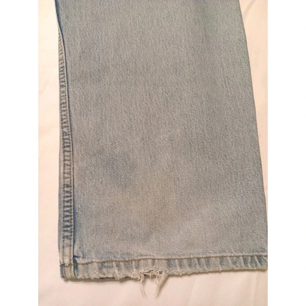 Vintage Levis 550 Jeans Mens 42x30 Light Wash Relaxed Fit Blue Denim Made USA